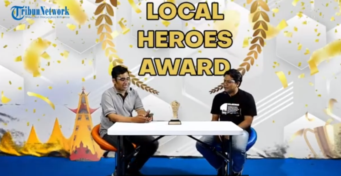 Idenya Dianggap “Gila”, Penggagas Payungi Metro Diganjar Local Heroes Award oleh Tribun Network