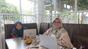 Lilin yang Menyalakan Banyak Pelita