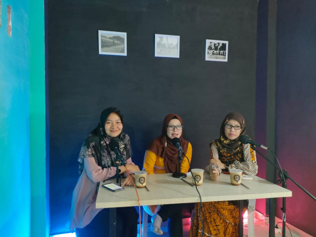 Jejak Semangat Hifni: Perempuan Muda, Cangkir Hijau, dan Kota yang Kita Cintai