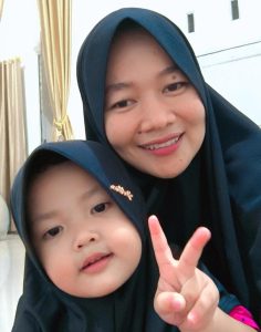 Hifni Septina Carolina, Unik dan Menarik, layaknya "SENI"
