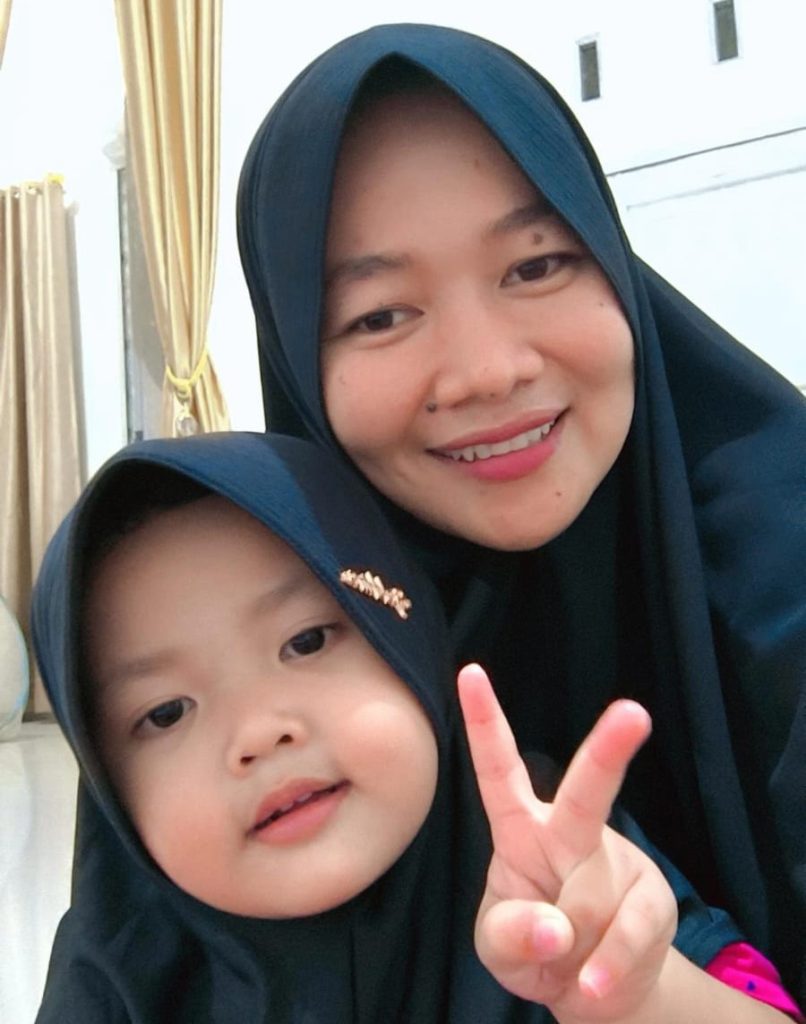Hifni Septina Carolina, Unik dan Menarik, layaknya "SENI"
